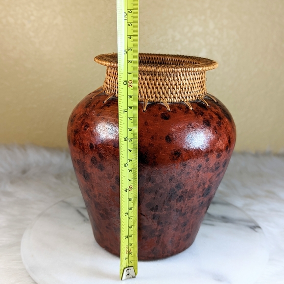 Hand Made Tribal Vase Jug With Woven Straw Grass Top Large Size - Picture 2 of 6